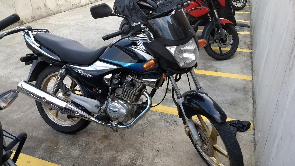 Vendo Moto Honda Estorm 2008