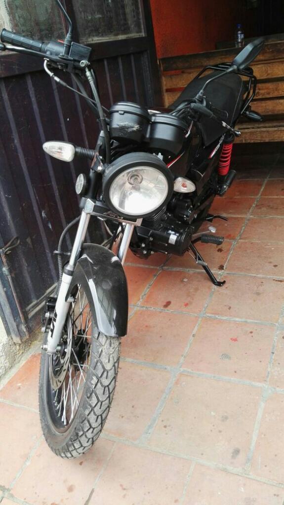 Vendo Moto Akt Modelo 2016 con Seguro I