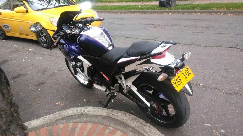 Honda. Cbr 250 Venpermuto