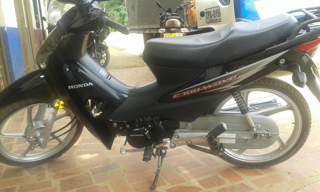 Vendo Hermosa Honda Wave C100 Model 2012