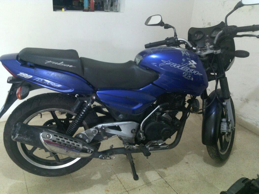 Vendo Pulsar 180 con Tecno