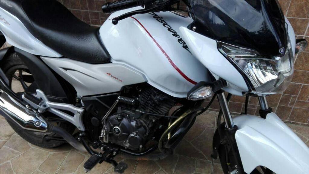 se vende hermosa moto