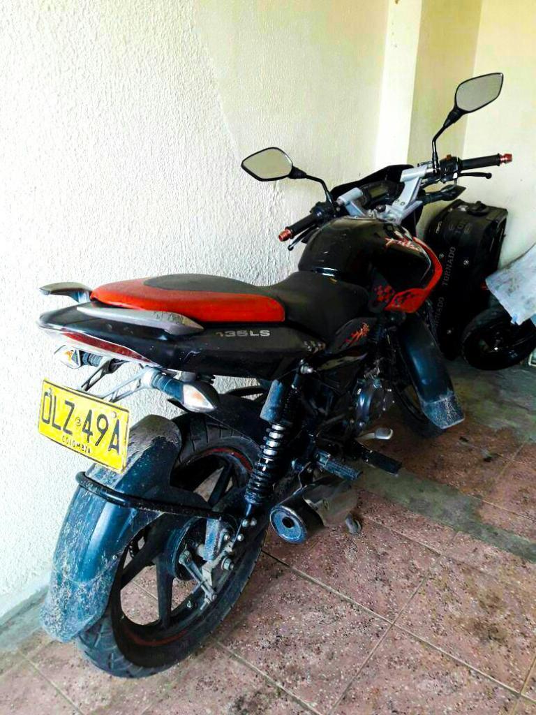 moto pulsar 135 LS