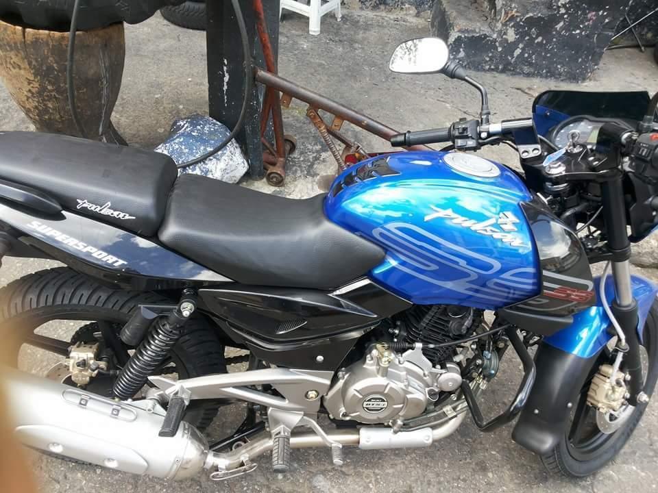 SE VENDE PULSAR 220SS