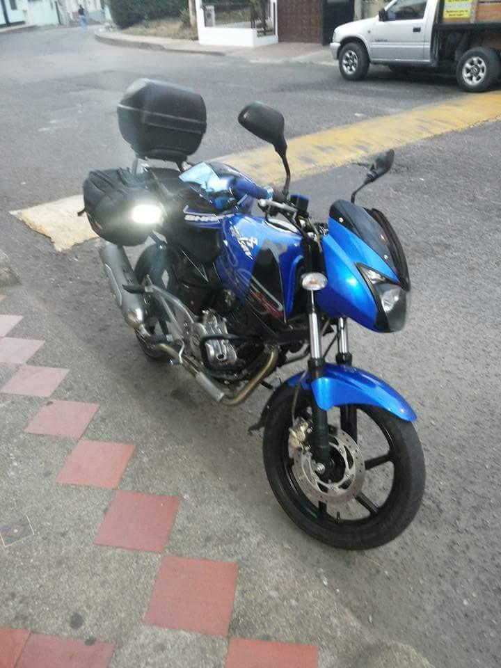 SE VENDE PULSAR 220SS