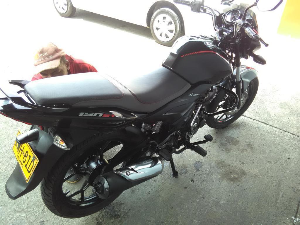 Excelente oportunidad vendo Moto Discovery 150 ST mod. 2016