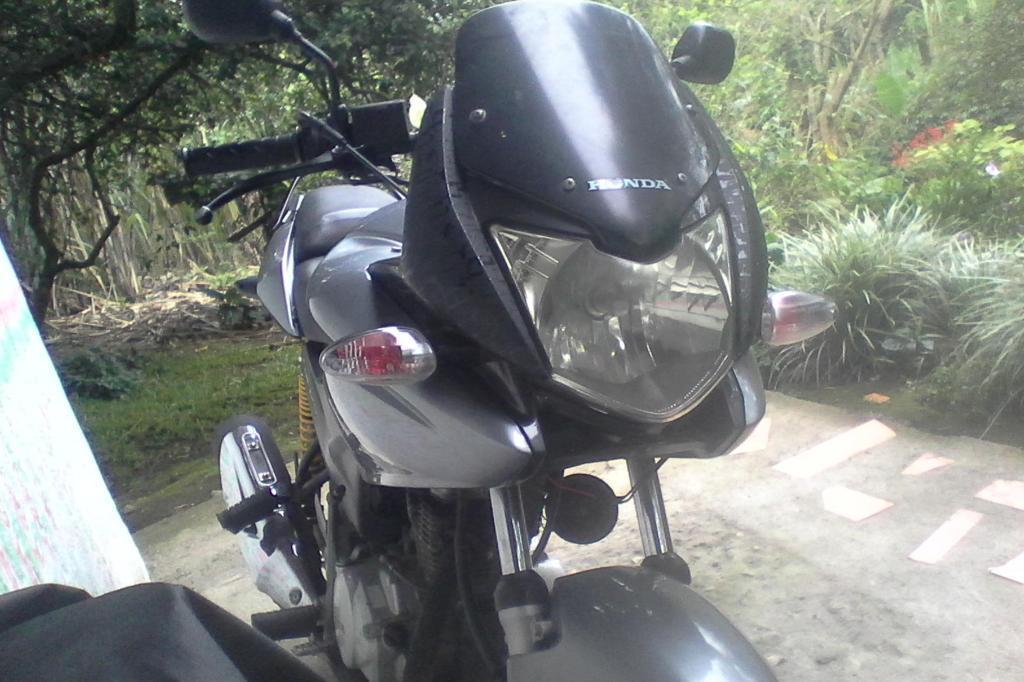 se vende CBF 125 modelo 2010 en 2'600.000 negociables con seguro EN