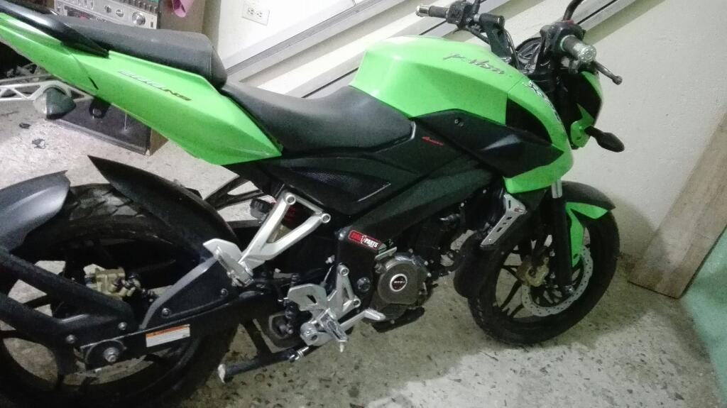 Vendo Moto Pulsar Ns 200 Color Verde
