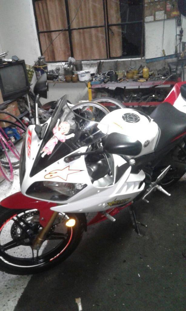 VENDO O CAMBIO R15 modelo 2014 ...23.200km