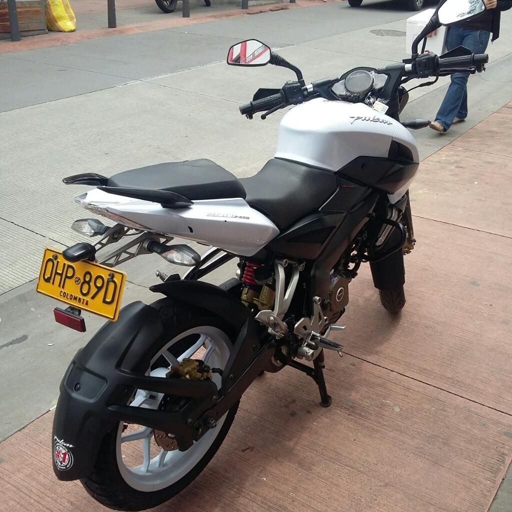 Motocicleta Ns 200 Modelo 2015