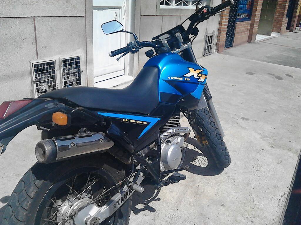 Linda Moto Muy Bien Cuidada Permuto