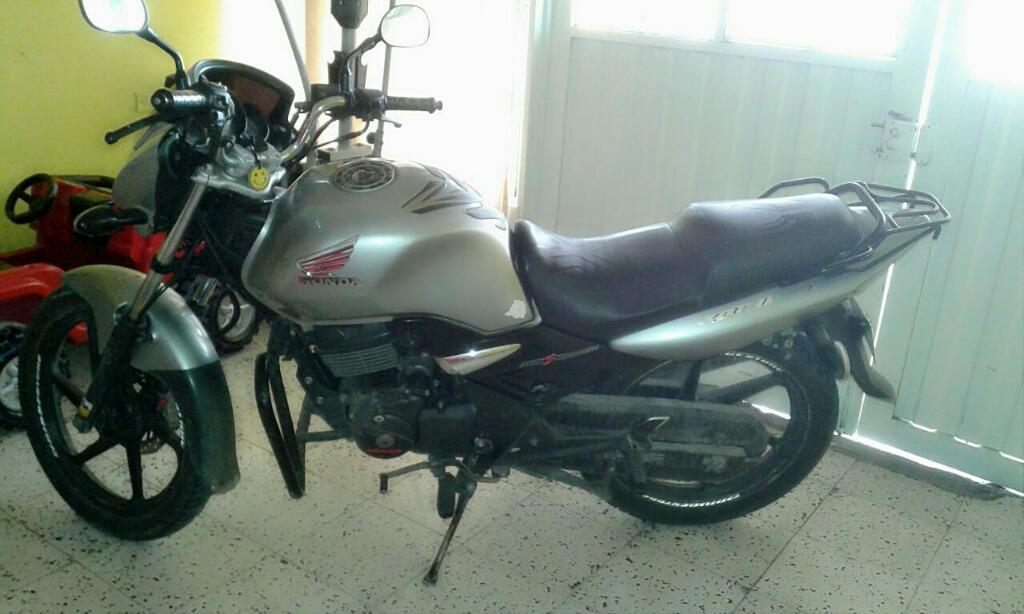 Vendo Cbf 150 Modelo 2010 Al Dia