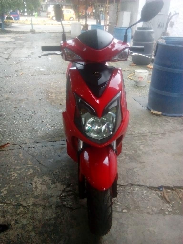 0km, Akt Jet 4 R, Nueva