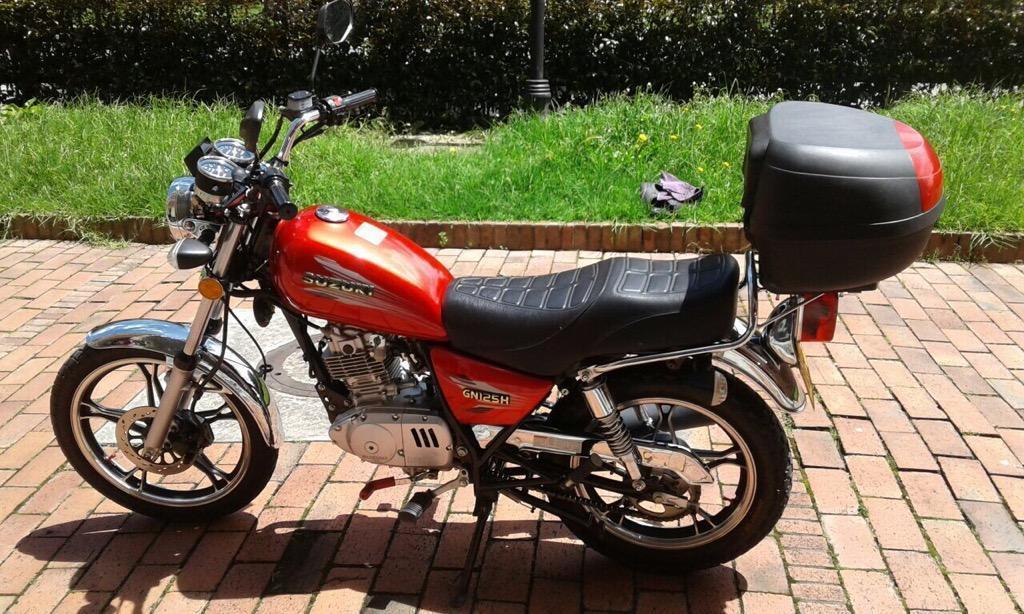Moto Suzuki 125Gn