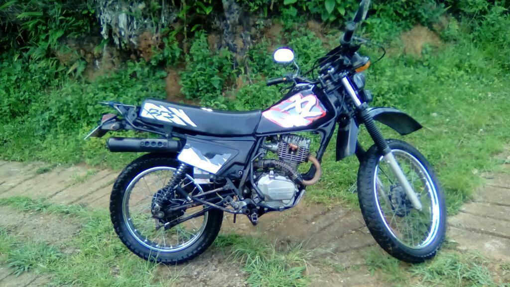 Vendo Moto Honda con Papeles Aldia Negoc