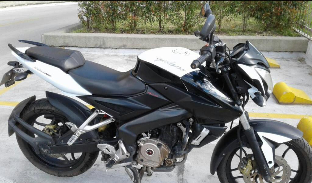 Moto Pulsar 200 Ns