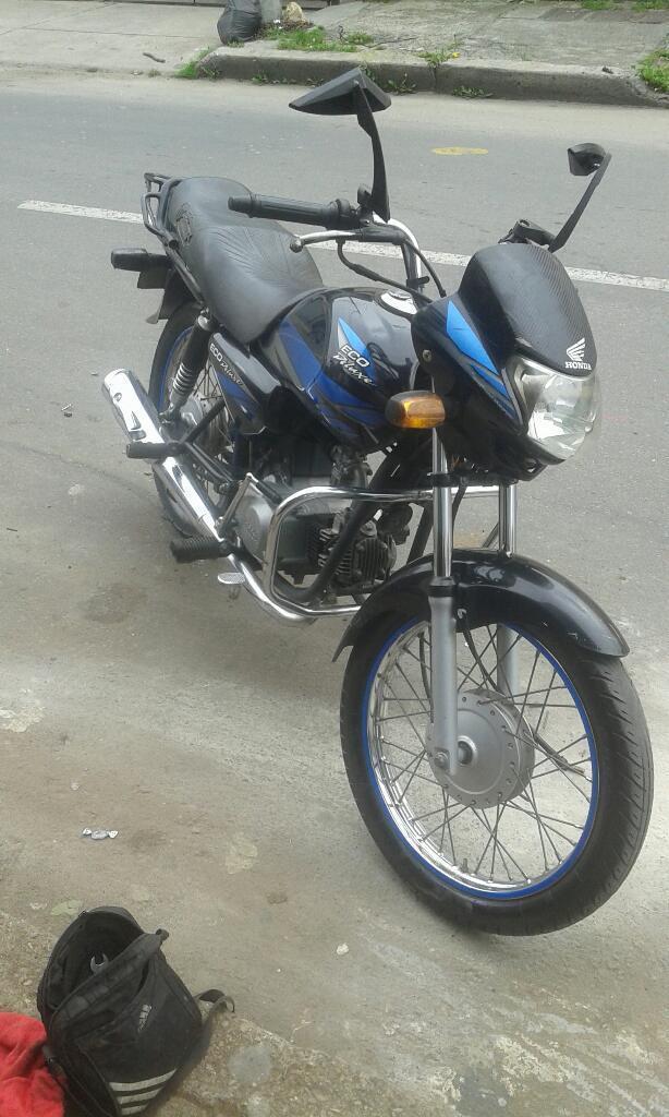 Se Vende Honda Barata Y en Buen Estafo