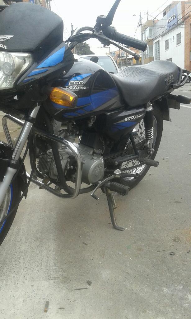 Se Vende Honda Barata Y en Buen Estafo