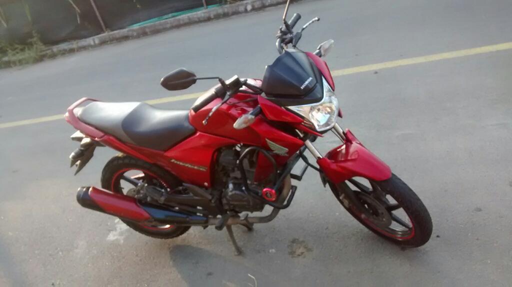 Moto Honda Invicta 150