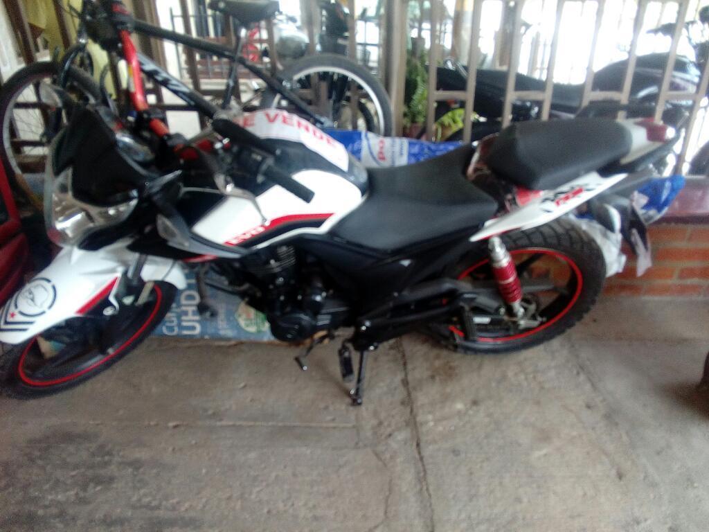 Se Vende Moto Akt Evo 125 Modelo 2015