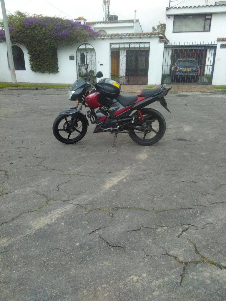 Una Moto Yamaha 125 Ybr La Ss