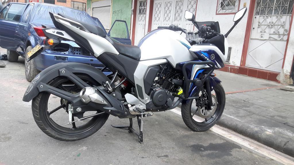 vendo moto fazer o permuto por fz modelo reciente