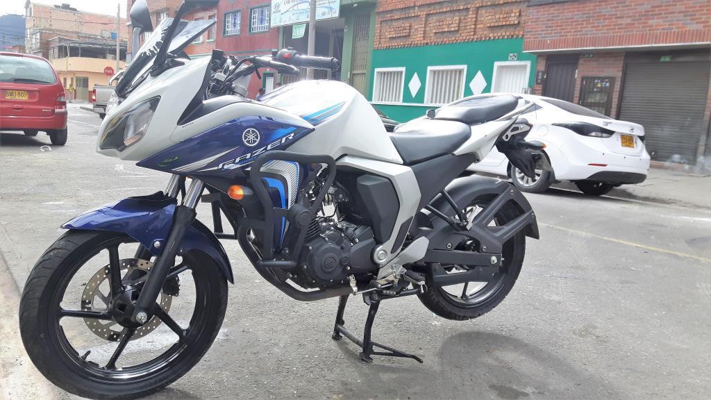 vendo moto fazer o permuto por fz modelo reciente