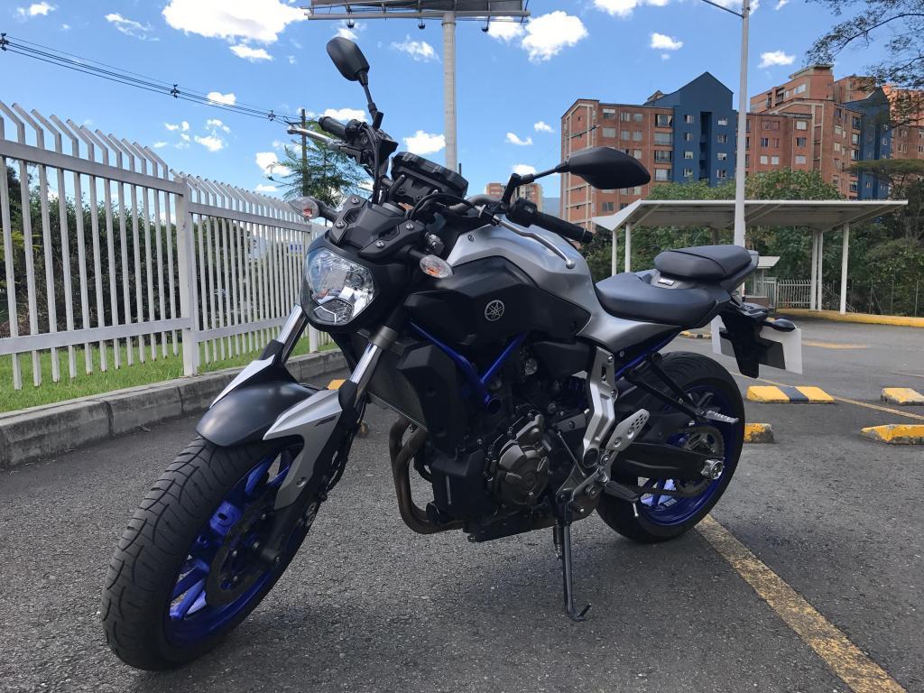 YAMAHA MT07 2015 ÚNICO DUEÑO