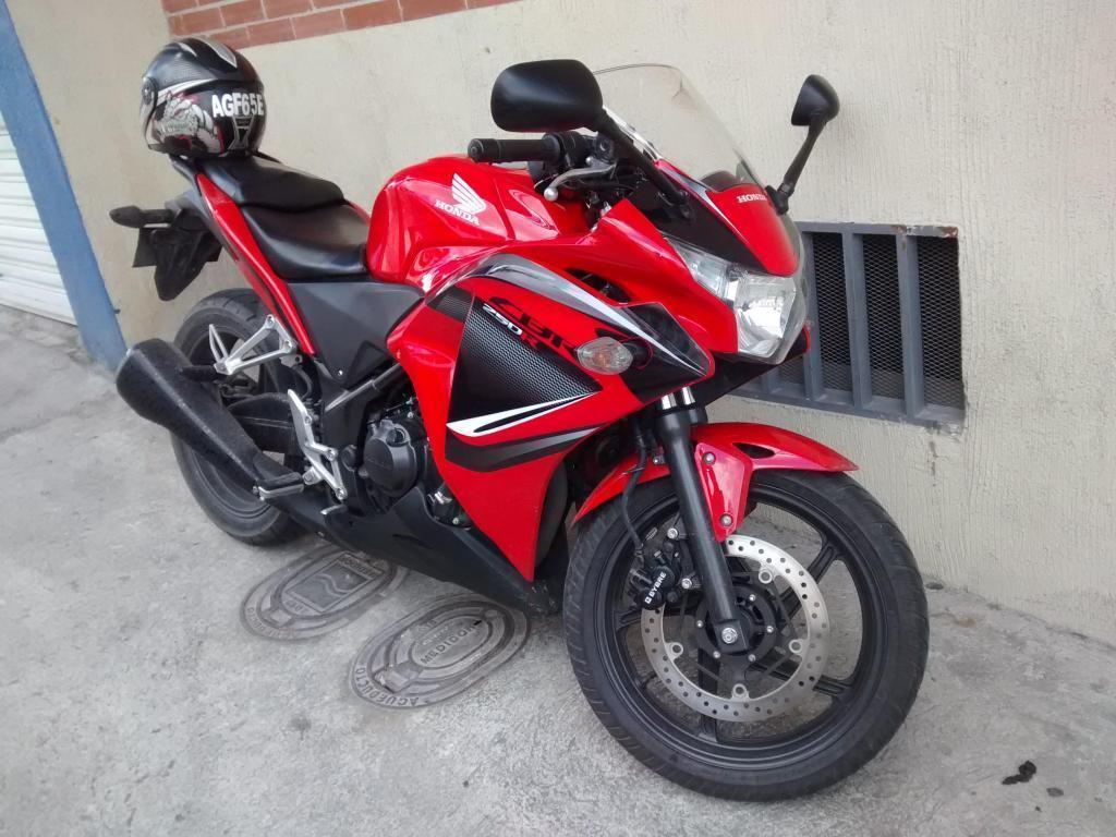 HONDA CBR 250R. Mod. 2016. HERMOSA!!. Vendo o permuto