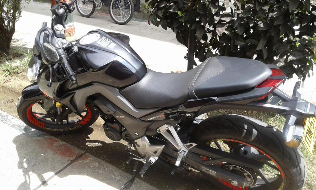 VENDO MOTO HONDA CB190R MODELO 2017. PERFECTO ESTADO, 12.000 KM. 8.200.000