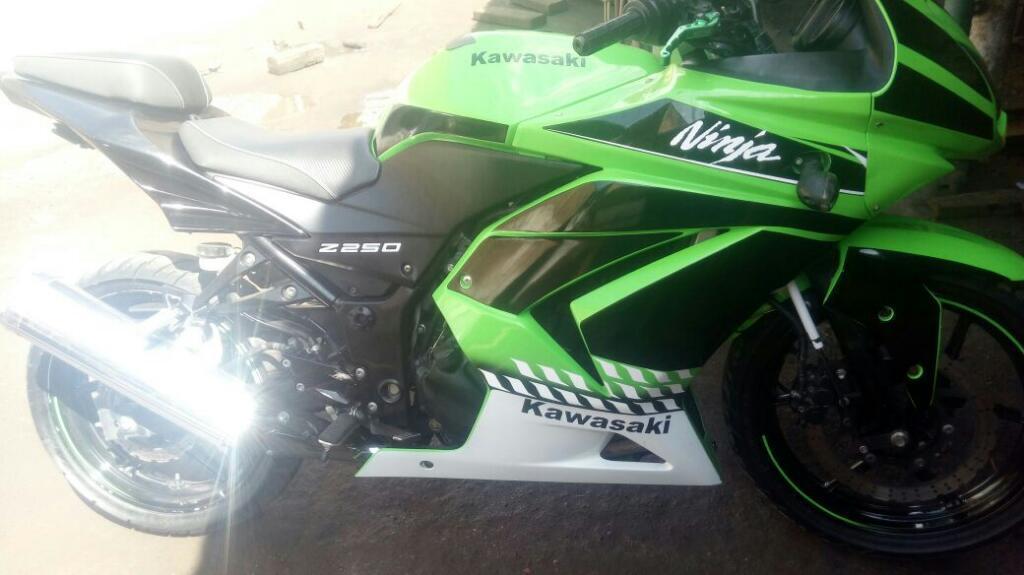 Vendo O Permuto Kawasaki Z 250