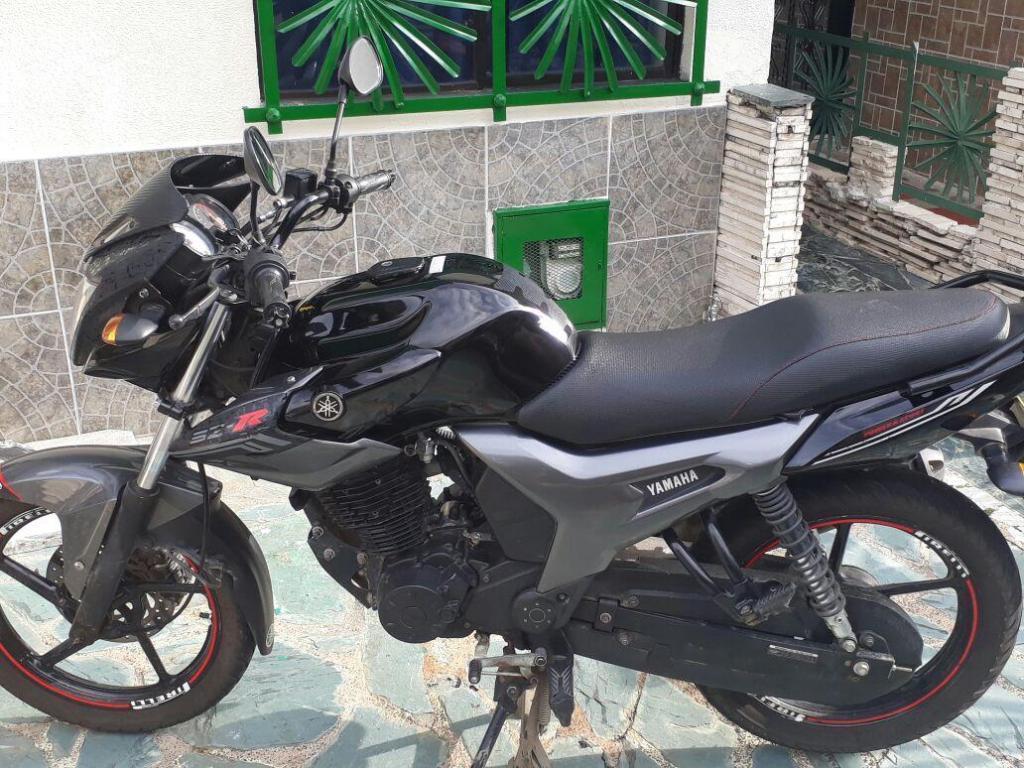 VENDO YAMAHA SZR