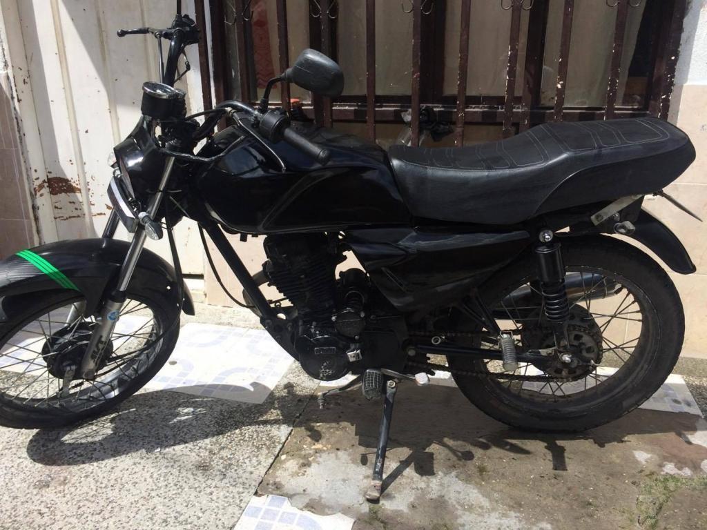 vendo Akt 125 SL modelo 2011