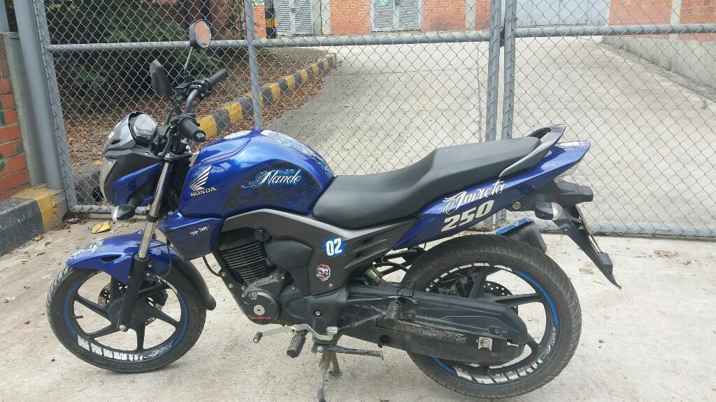 Vendo Honda 150 Invicta Modelo 2016