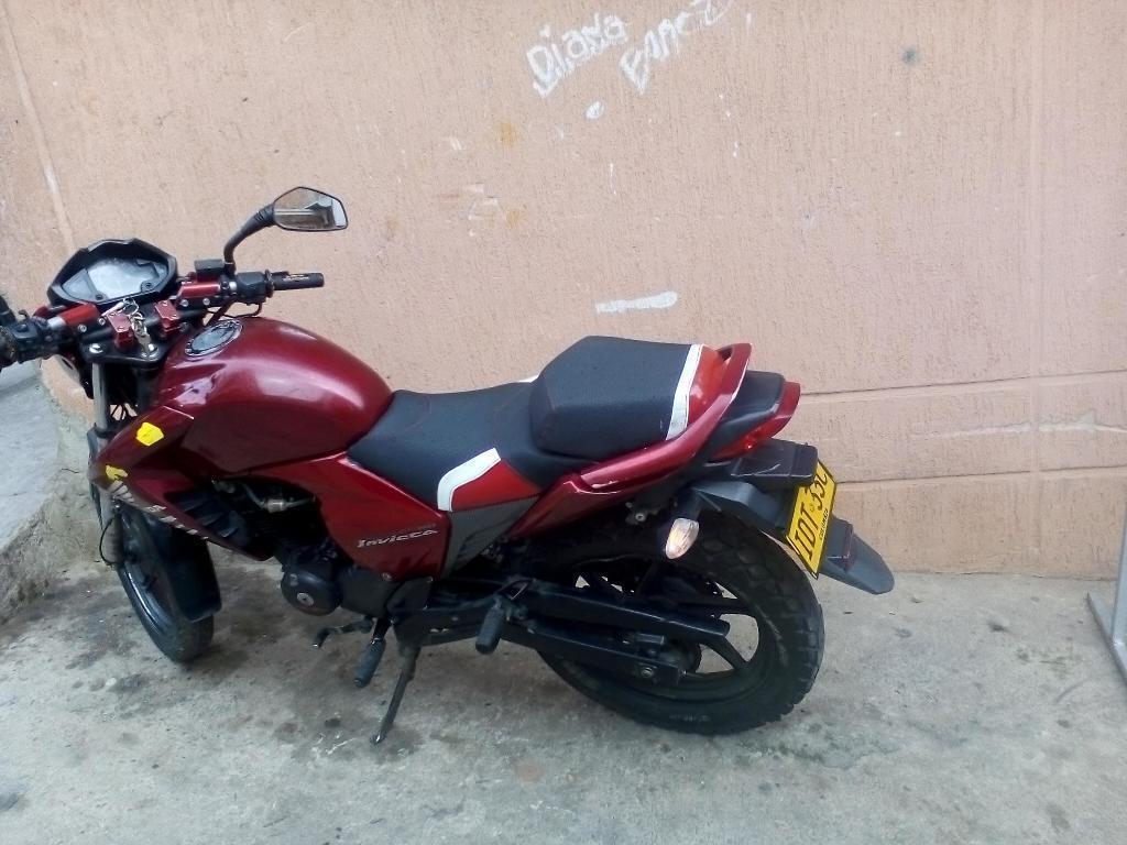 Vendo Honda Invicta 150 en Exelente Esta