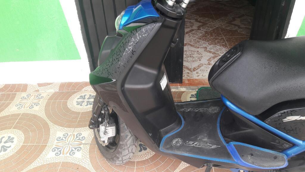 Vendo Moto Bwis