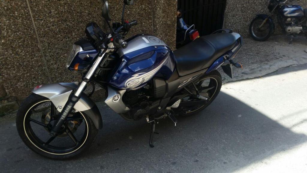 Yamaha FZ 16 modelo 2015