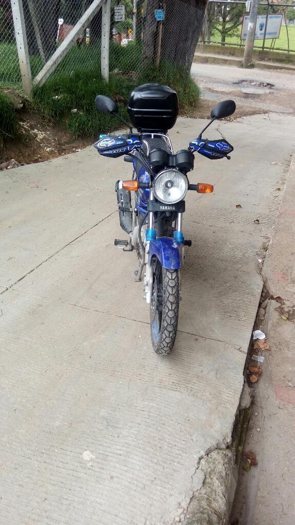 Vendo Moto Yamaha 125 Modelo 2004