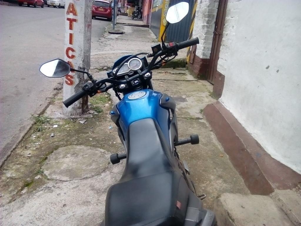 Se Vende Moto Akt 150 Modelo 2014