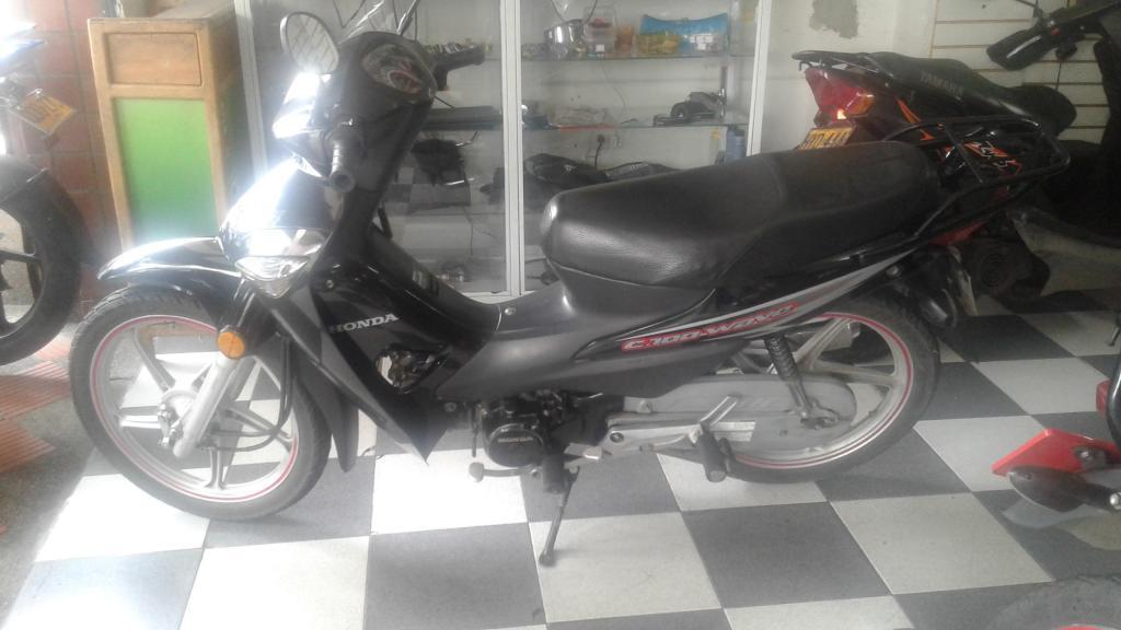 honda c 100 2013 como nueva 1700000 al dia pa traspaso