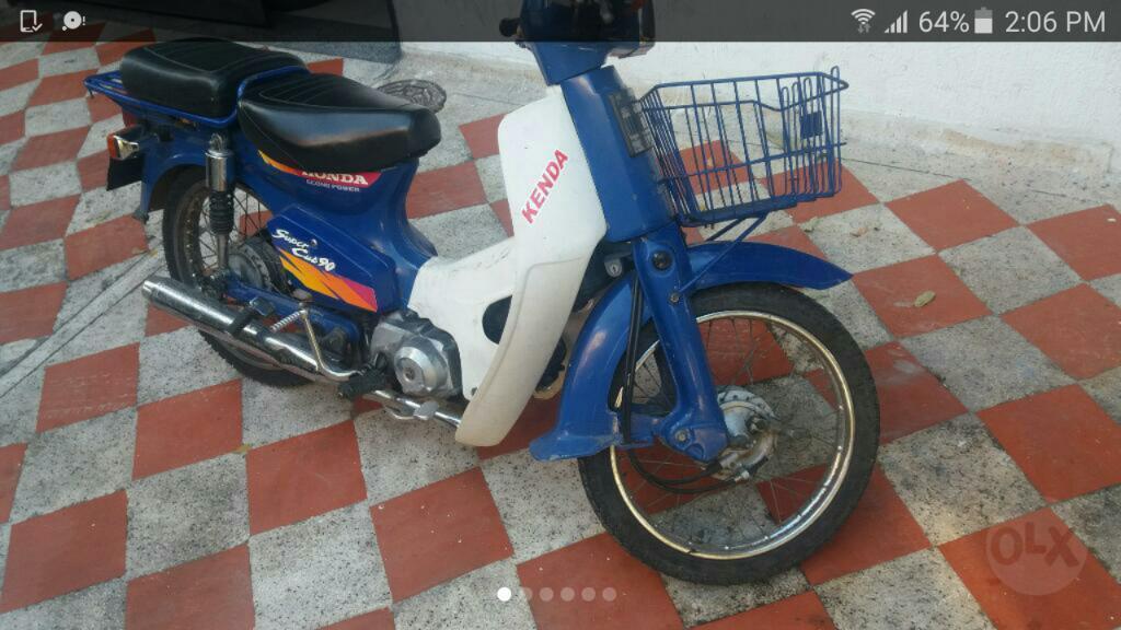 Vendo C90 Modelo 2004 Hermosa