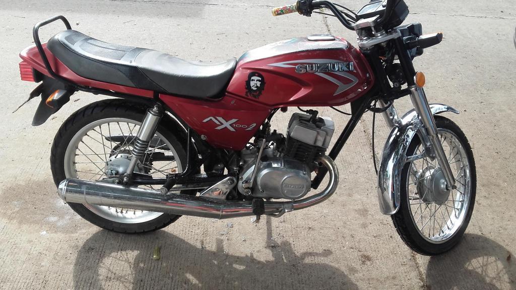 vendo hermosa ax100 modelo 2008