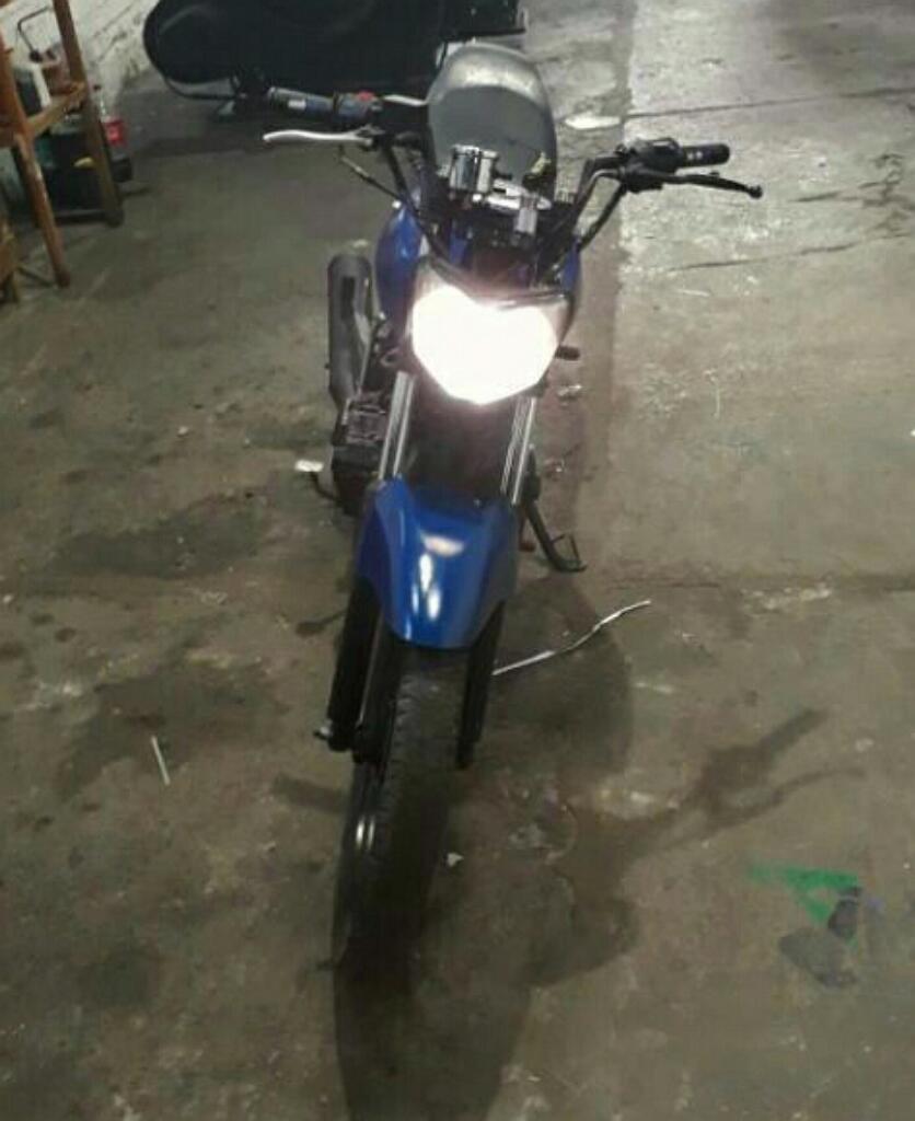 Vendo O Cambio Moto Akt Evo 150cc 2011