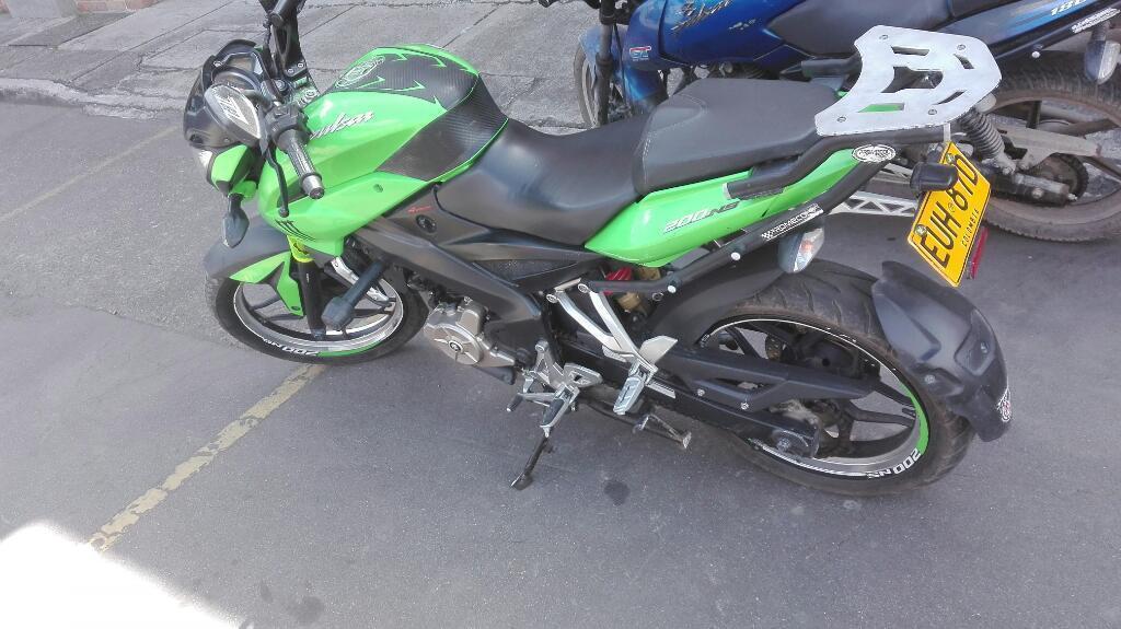 Vendo Ns 200 Modelo 2014