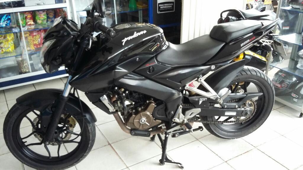 Vendo Ns 200 2015