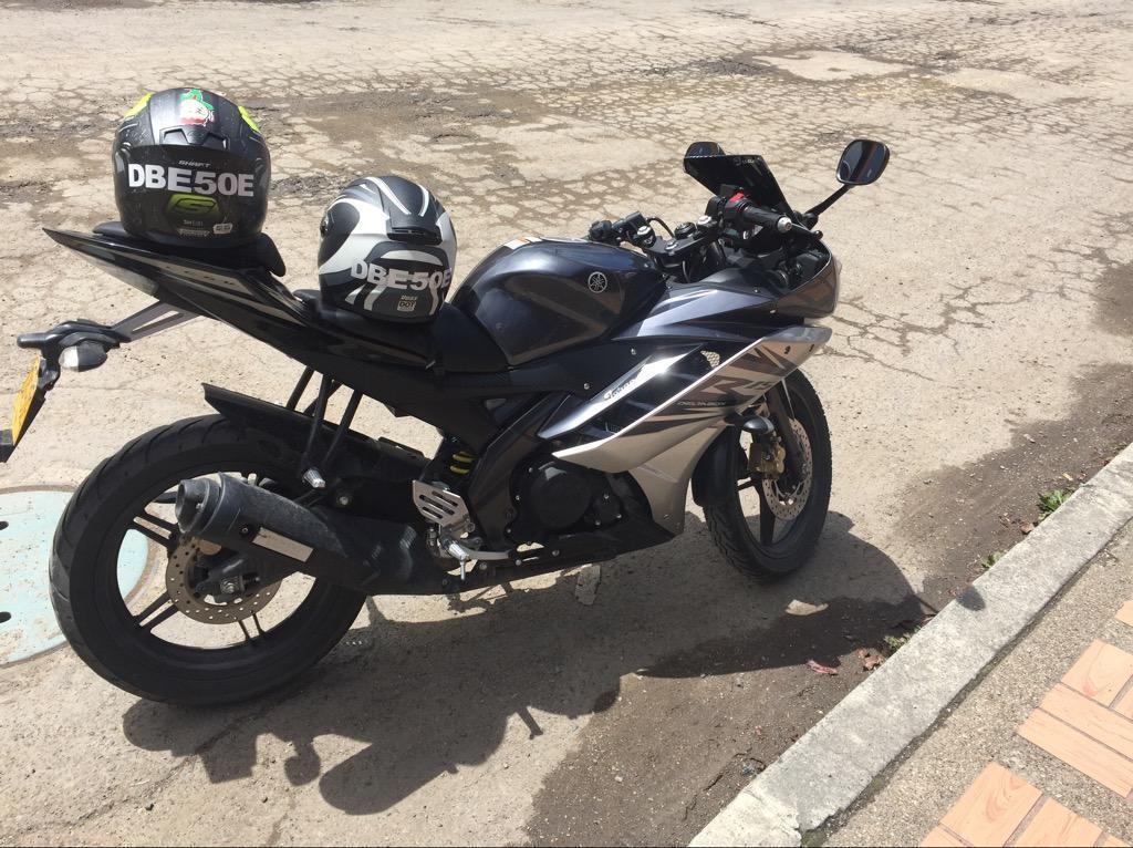 Moto Yamaha R15 - 2017