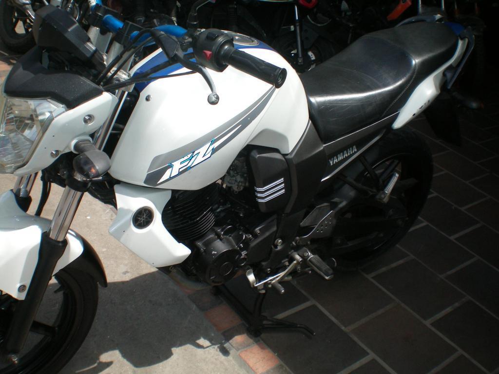 PARA VENDER BUENA AÑO 2013 FZ