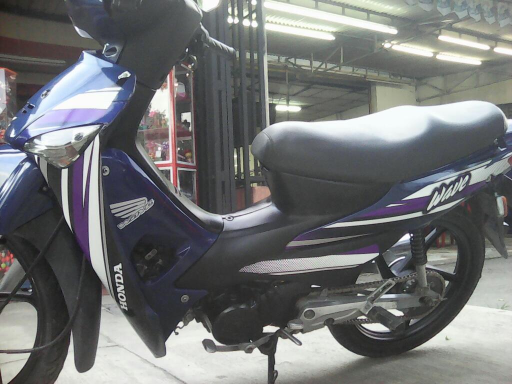 Vendo Honda C100 Modelo 2011 con Soat