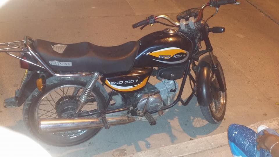 vendo moto eco max mod 2006 perfecto estado solo tarjeta propiedad le sirve todo por 800 negociable