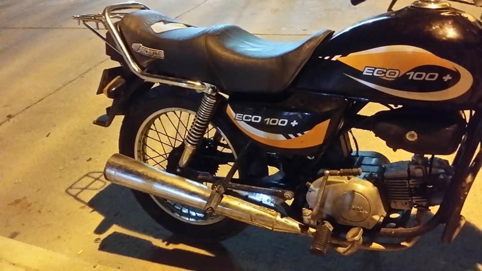 vendo moto eco max mod 2006 perfecto estado solo tarjeta propiedad le sirve todo por 800 negociable